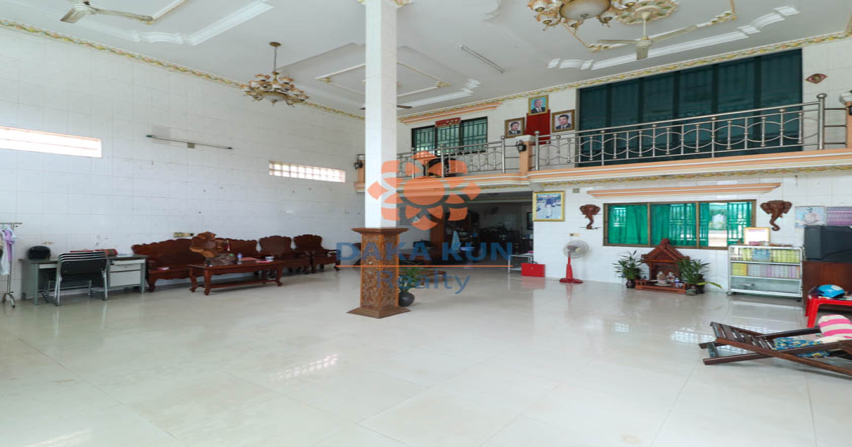 5-Bedroom House for Sale in Siem Reap City, Near Phsar Leu