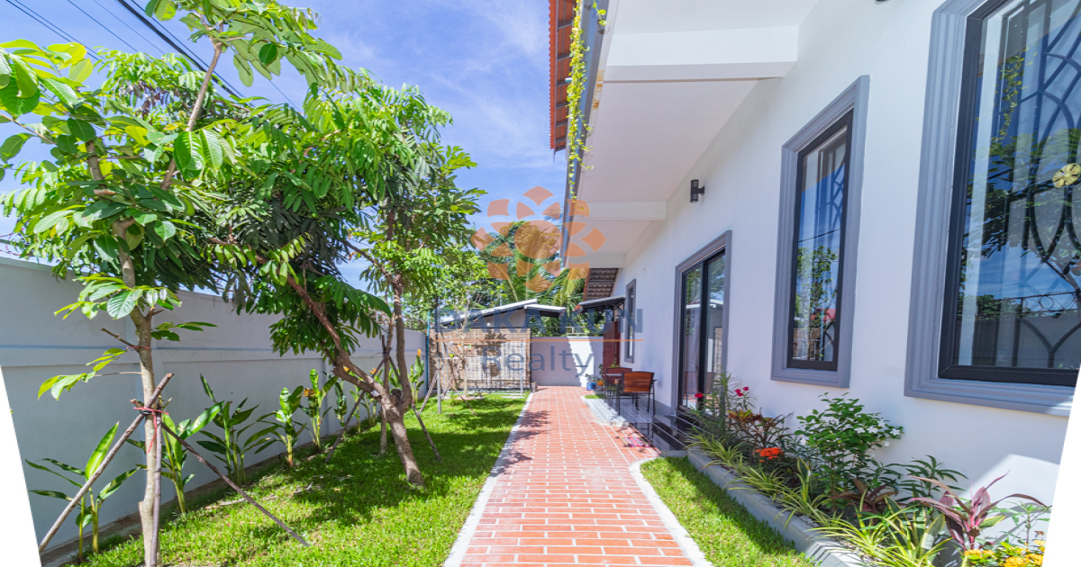 4 Bedrooms House For Rent in Siem Reap City-Sala Kamreuk