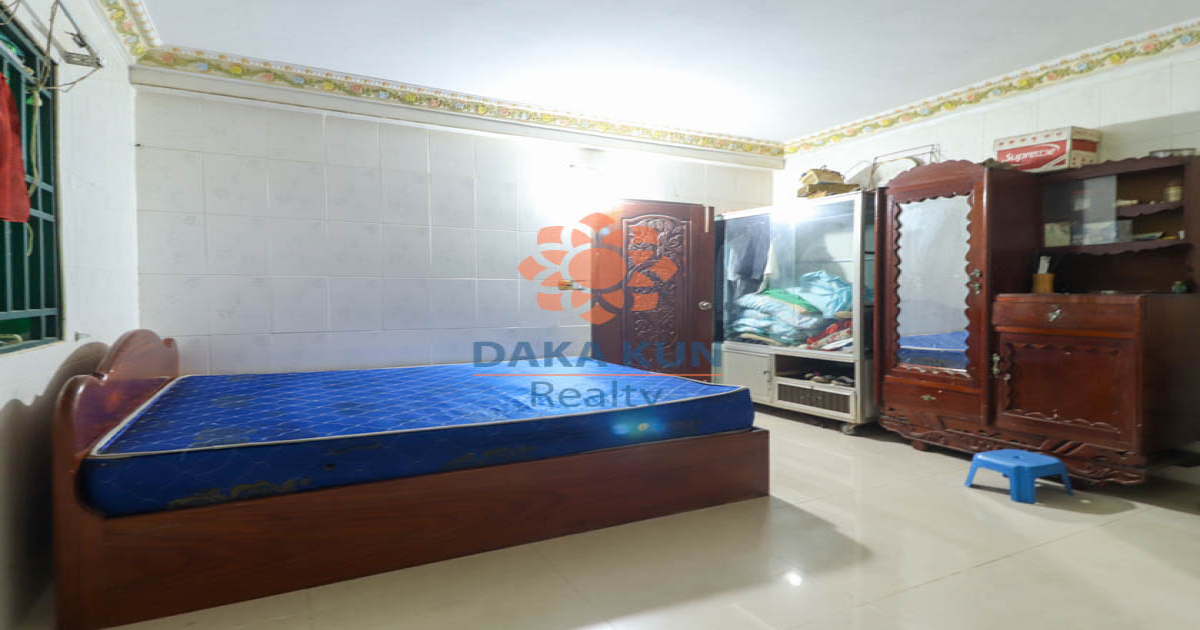 5-Bedroom House for Sale in Siem Reap City, Near Phsar Leu