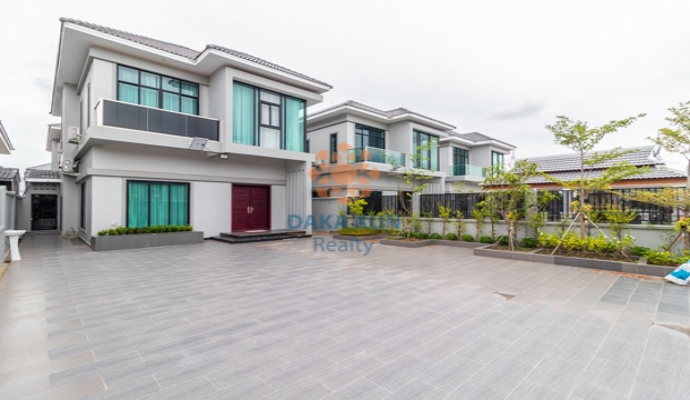 5 Bedrooms Villa for Rent in Krong Siem Reap