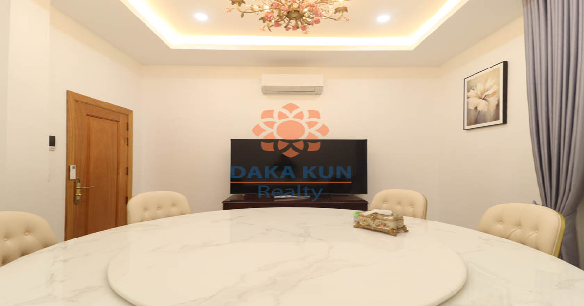 5-Villa Complex with Swimming Pool for Rent in Siem Reap City