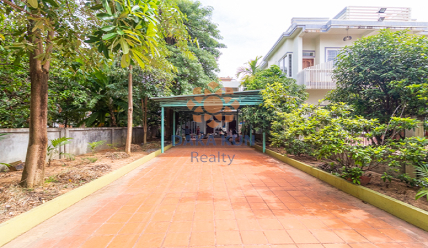4 Bedrooms House for Rent in Krong Siem Reap-Svay Dangkum