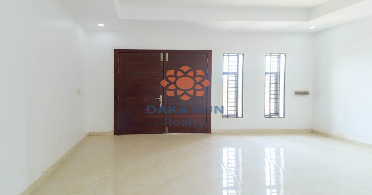 2-Bedroom House for Sale near Wake Park