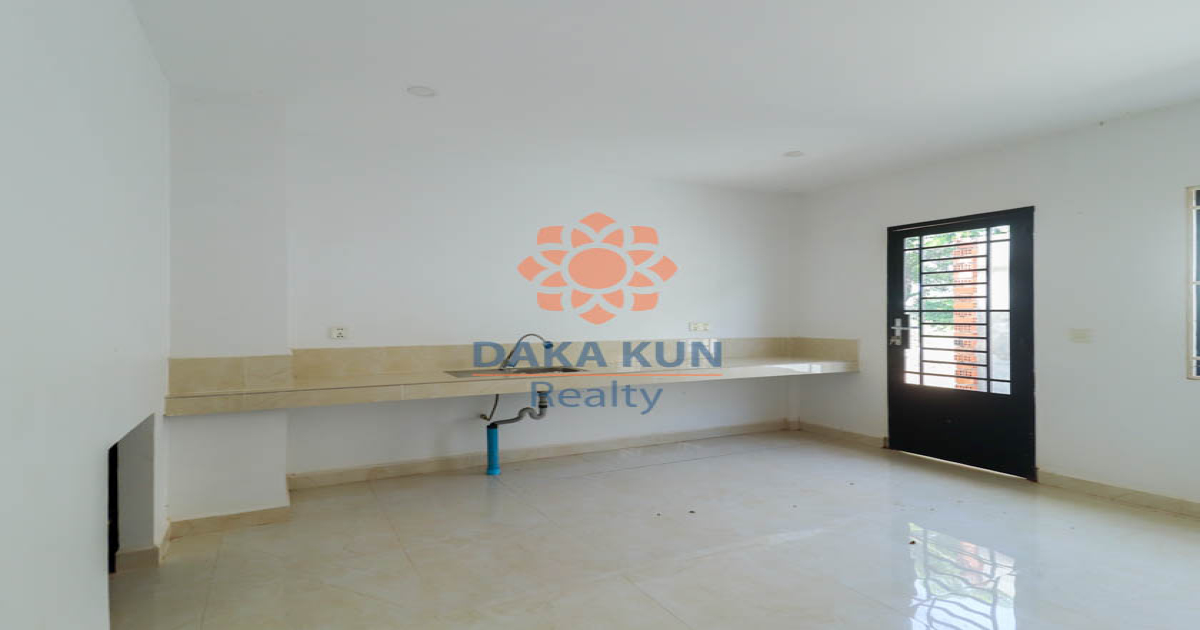 2-Bedroom House for Sale near Wake Park