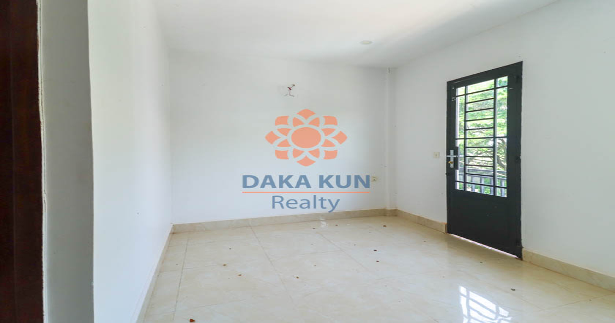2-Bedroom House for Sale near Wake Park