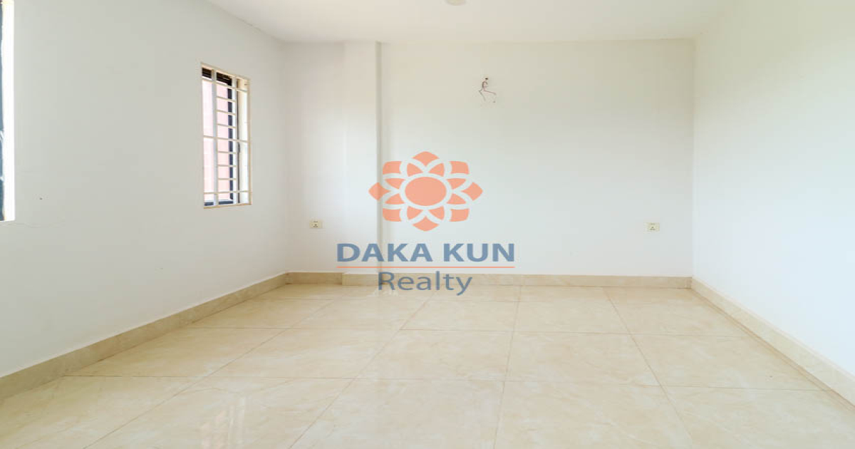 2-Bedroom House for Sale near Wake Park