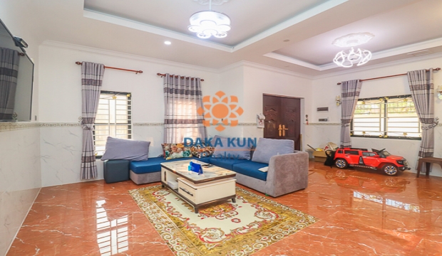 5 bedrooms House for Rent in Siem Reap-Sala Kamreuk