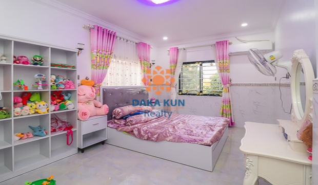 5 bedrooms House for Rent in Siem Reap-Sala Kamreuk