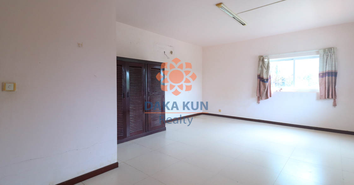 13-Bedroom Commercial Building for Sale in Siem Reap City
