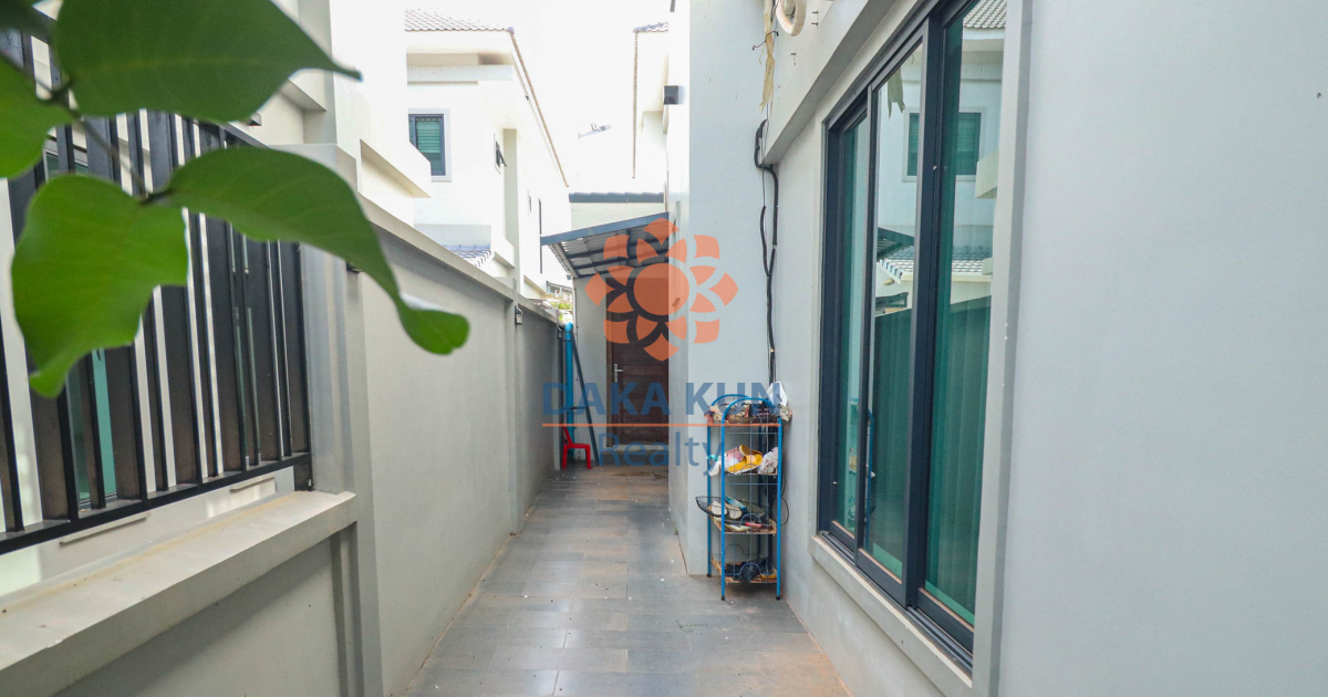 4 Bedrooms House for Sale in Siem Reap City