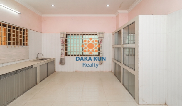 4 Bedrooms House for Rent in Siem Reap-Svay Dangkum