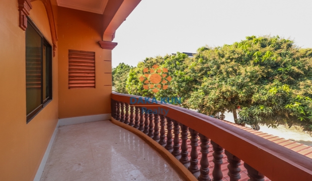 4 Bedrooms House for Rent in Siem Reap-Svay Dangkum