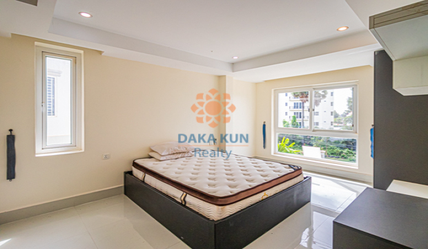 3 Bedrooms Apartment for Rent with Pool in Siem Reap-Svay Dangkum