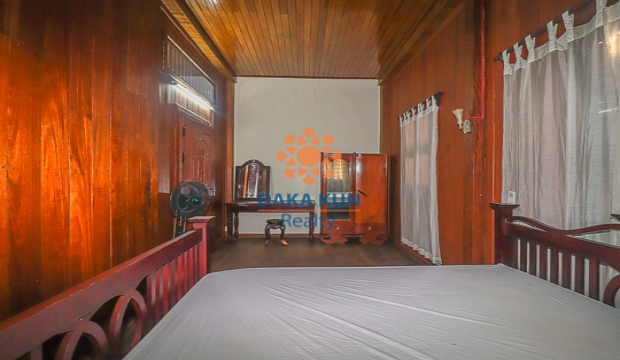 2 Bedrooms Wooden House for Rent in Siem Reap-Sla Kram