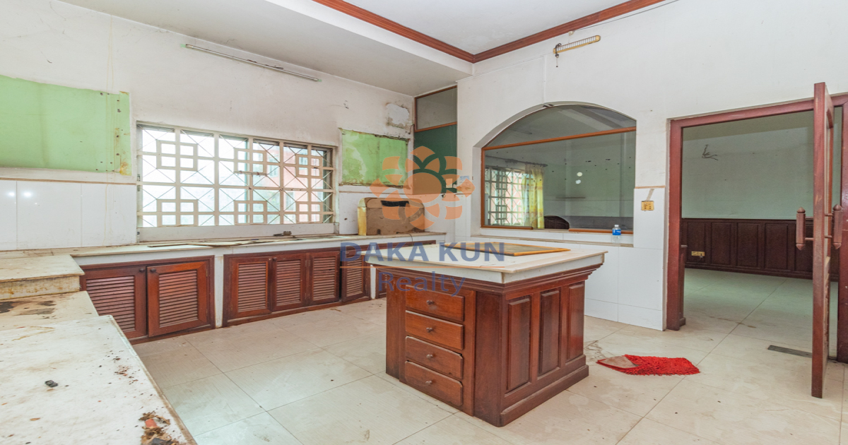 Shophouse for Rent near Javaraman VII hospital in Siem Reap city