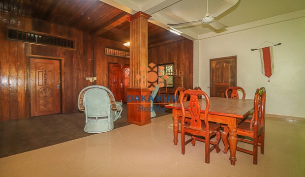 2 Bedrooms Wooden House for Rent in Siem Reap-Sla Kram