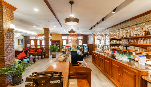 Restaurant for Rent in Krong Siem Reap-National Road 06