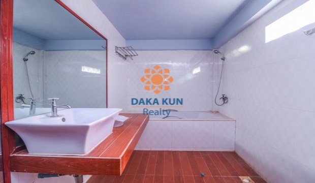 3 Bedrooms House for Rent in Svay Dangkum, Siem Reap city