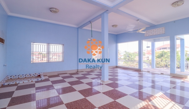3 Bedrooms House for Rent in Svay Dangkum, Siem Reap city