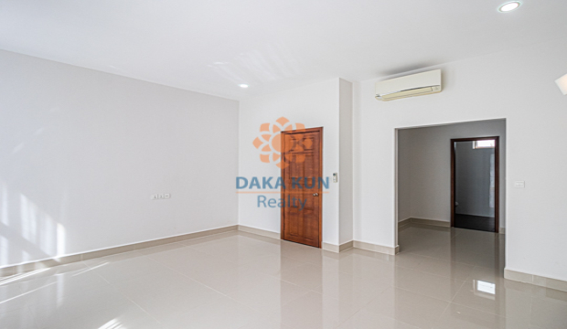 3 Bedrooms House for Rent in Krong Siem Reap-Svay Dangkum