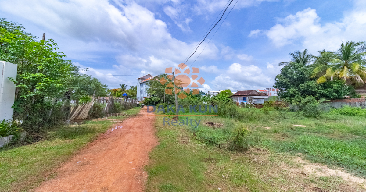 Land For Sale in krong Siem Reap-Sala Kamreuk