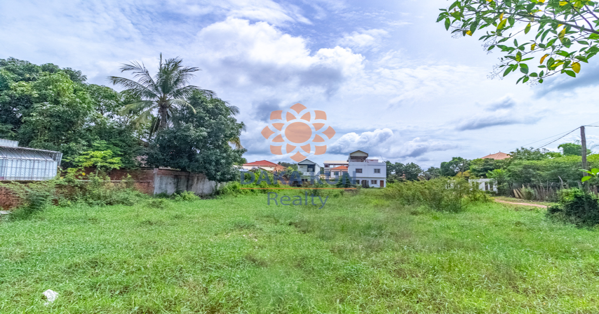 Land For Sale in krong Siem Reap-Sala Kamreuk