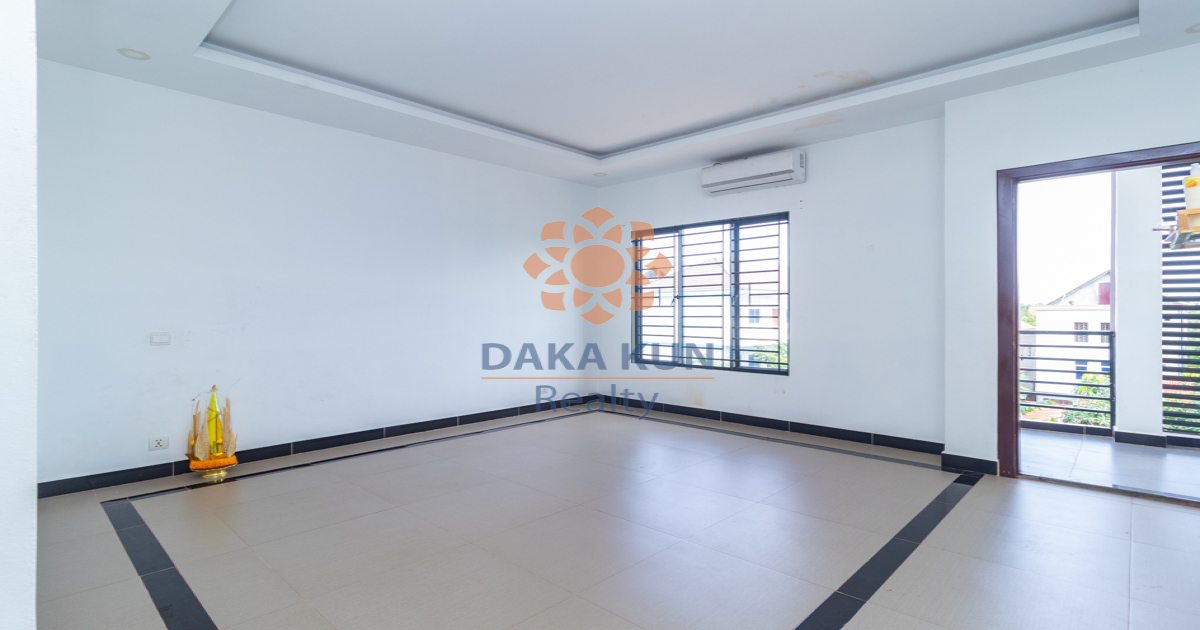 3 Bedrooms Flat House for Rent in Siem Reap City