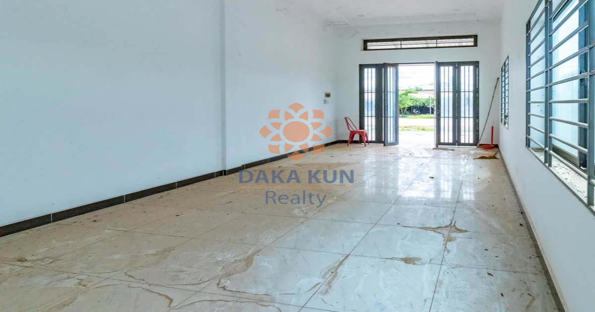 5 Bedrooms House for Rent in Siem Reap City-Svay Dangkum