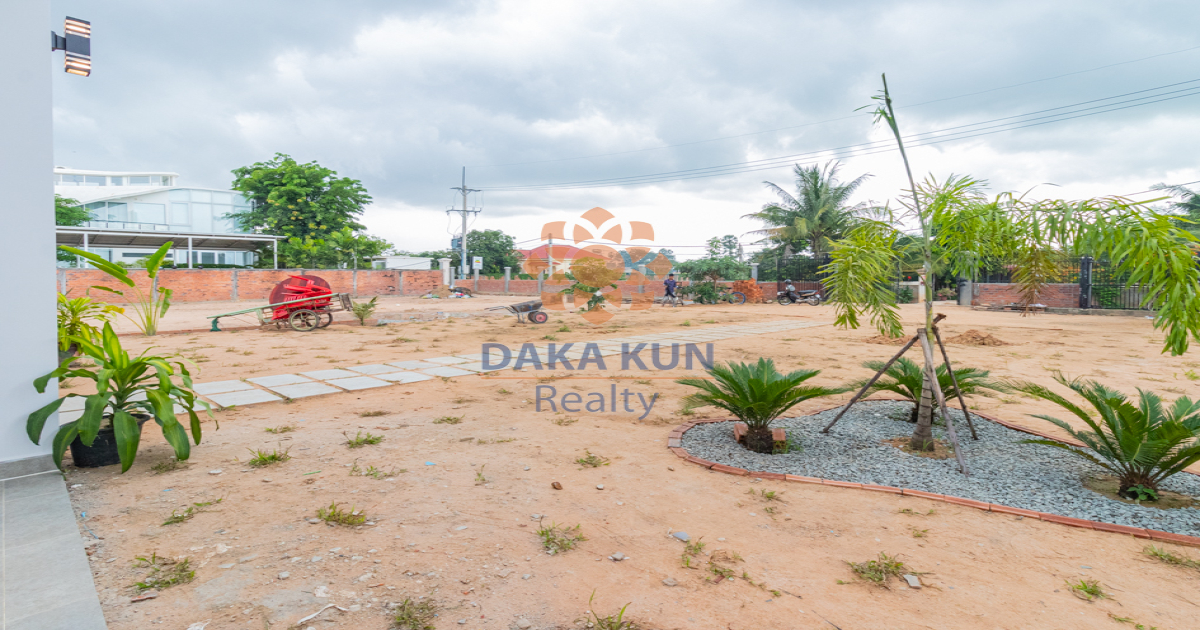 3 Bedrooms House for Rent with Garden in Siem Reap City