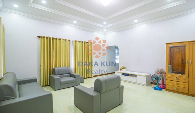 4 Bedrooms House for Rent in Krong Siem Reap-Svay Dangkum