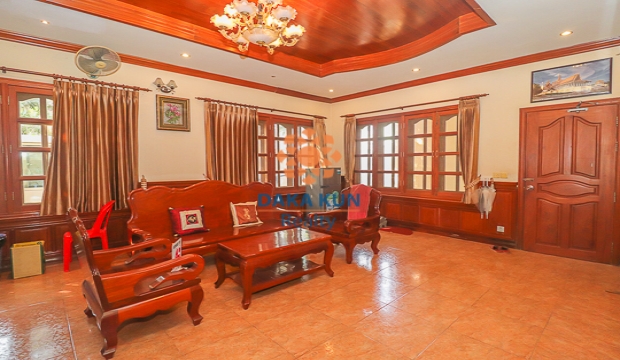 4 Bedrooms House for Rent in Siem Reap-Sala Kamreuk