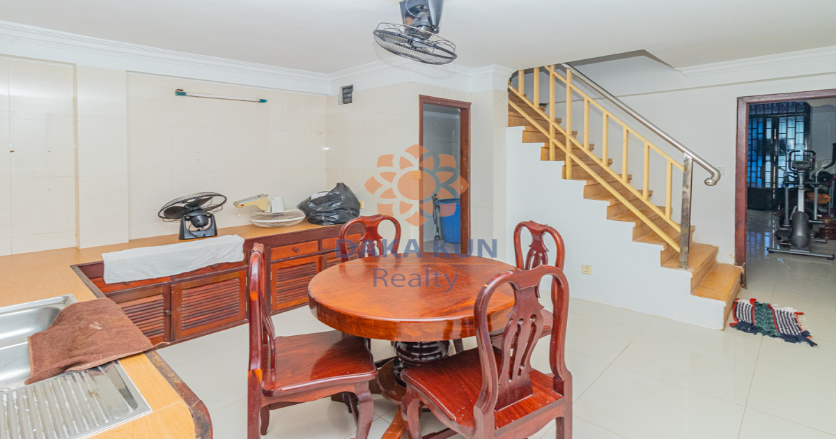 5 Bedrooms House for Rent in Siem Reap City-Svay Dangkum