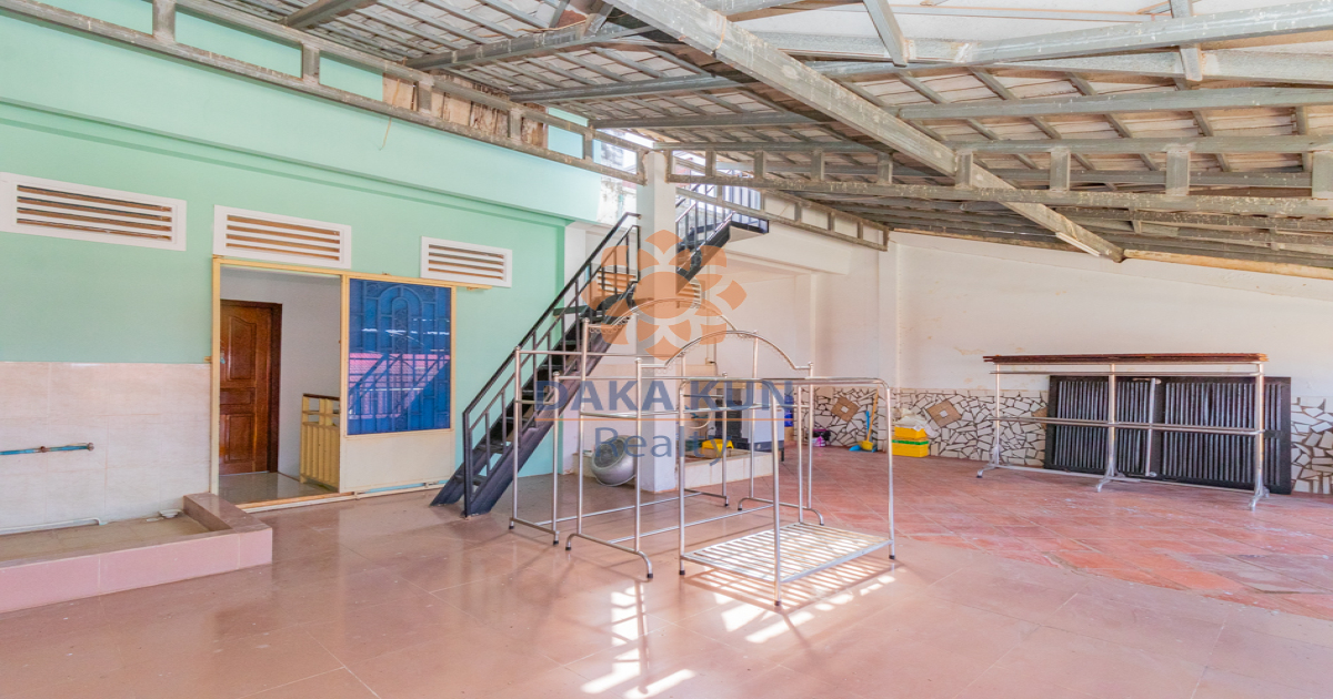 5 Bedrooms House for Rent in Siem Reap City-Svay Dangkum