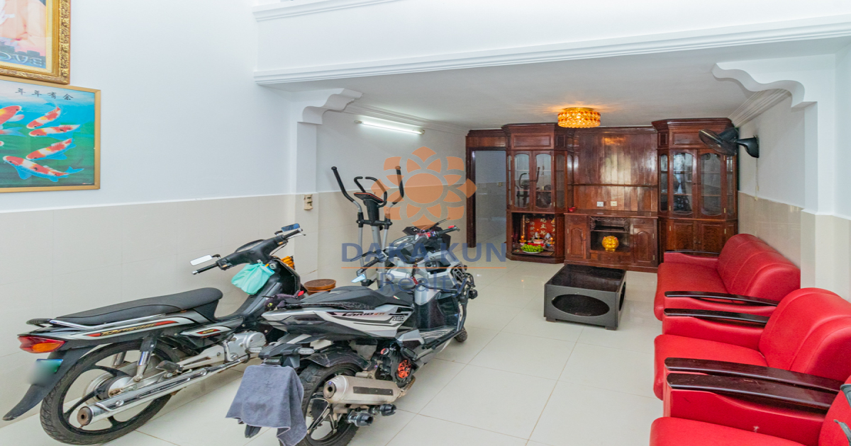 5 Bedrooms House for Rent in Siem Reap City-Svay Dangkum