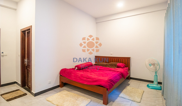 2 Bedrooms Flat House for Rent in Krong Siem Reap