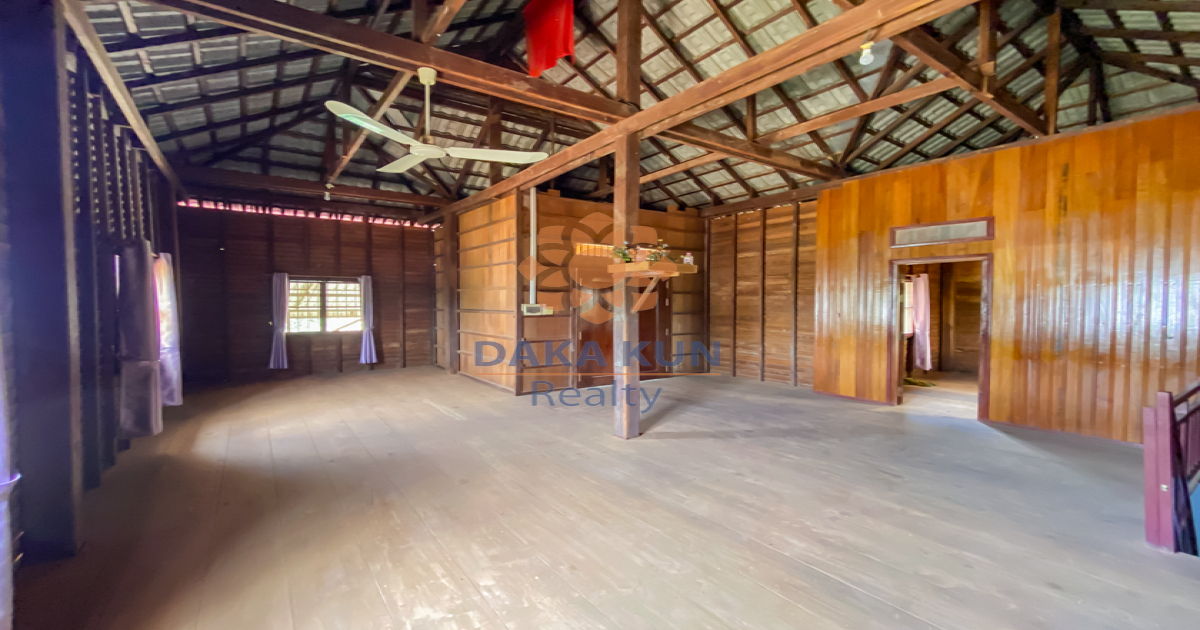2 Bedrooms Wooden House for Rent in Siem Reap City-Chreav