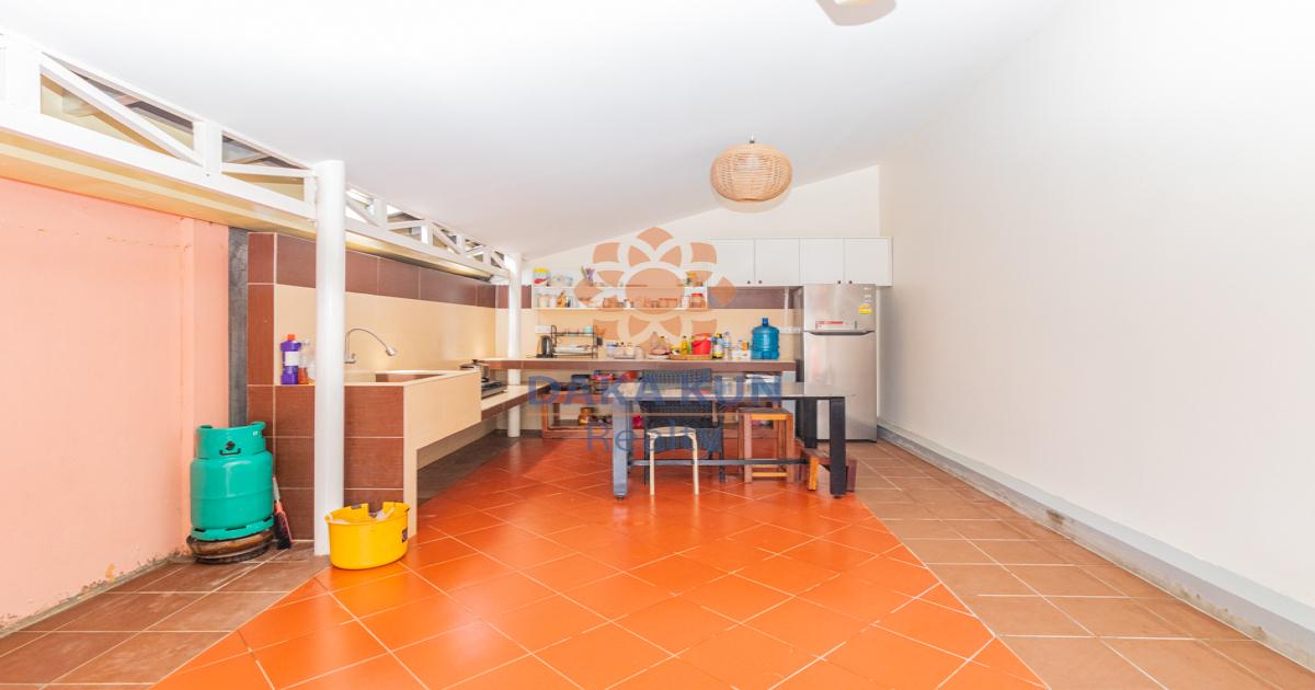 2 Bedrooms Apartment for Rent with Pool in Krong Siem Reap-Svay Dangkum