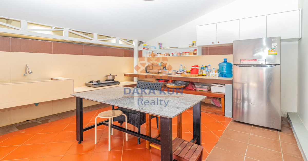 2 Bedrooms Apartment for Rent with Pool in Krong Siem Reap-Svay Dangkum