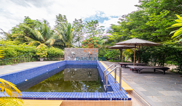 8 Bedrooms Villa for Rent with Swimming Pool in Krong Siem Reap