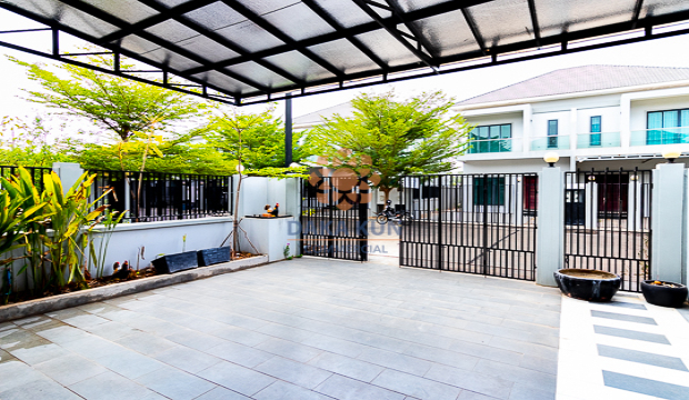 4 Bedrooms House for Rent in Siem Reap City-Tourism
