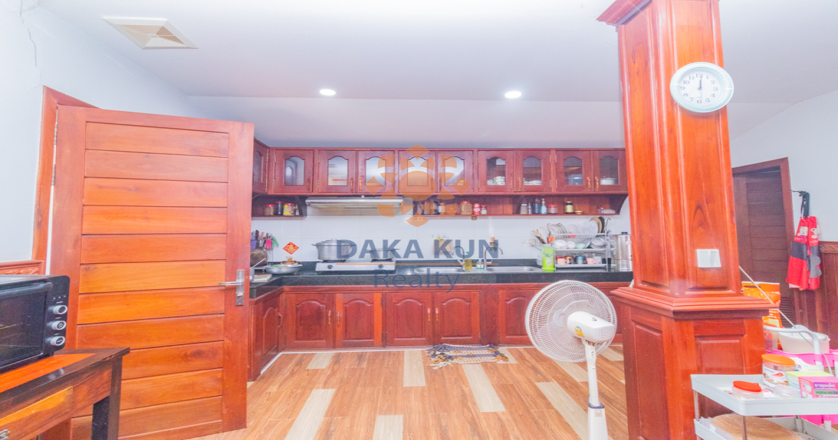 5 Bedrooms House For Rent in Siem Reap City-Borey Tourism