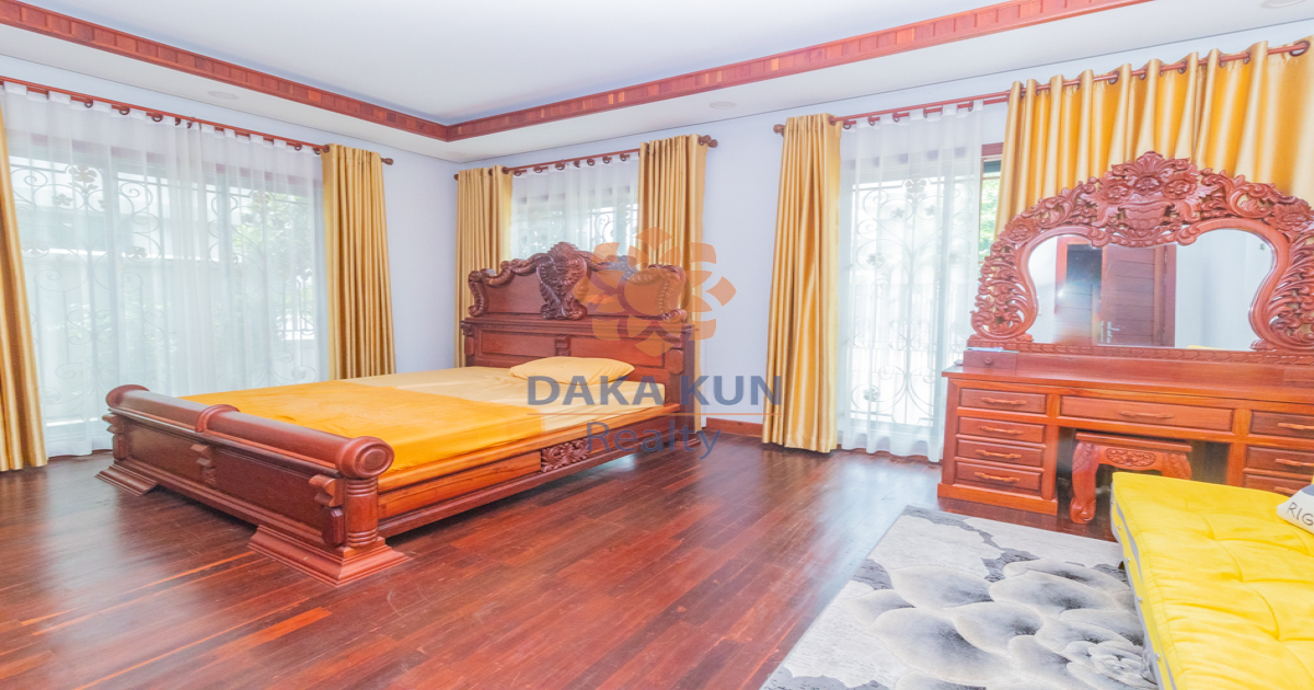 5 Bedrooms House For Rent in Siem Reap City-Borey Tourism
