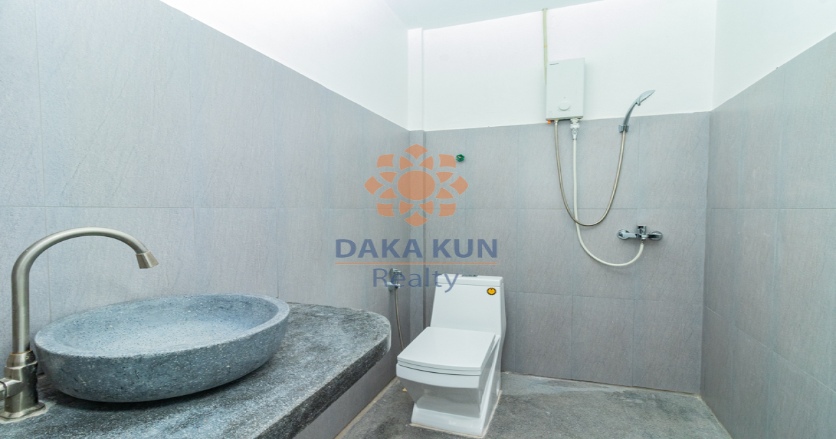Hostel for Rent in Commercial Area on Soksan Road - Siem Reap City