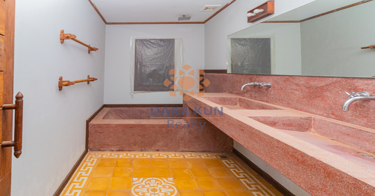 Boutique for Sale in Svay Dangkum, Siem Reap