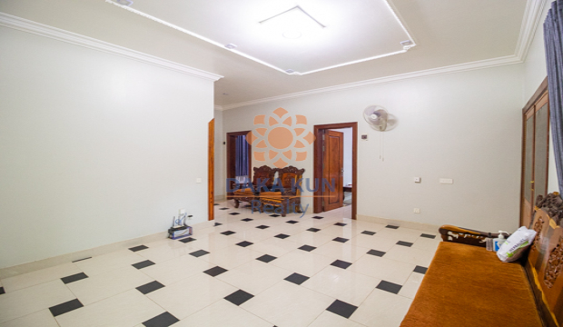 5 Bedrooms House for Rent in Krong Siem Reap-Sala Kamreuk