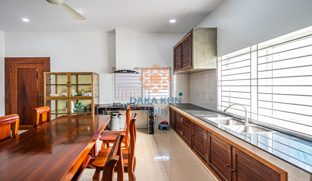 4 Bedrooms House for Rent in Krong Siem Reap-Svay Dangkum