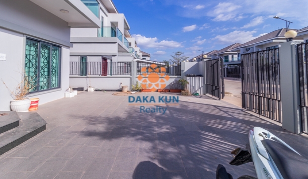 3 Bedrooms Villa for Rent near Makro Supermarket, Siem Reap city
