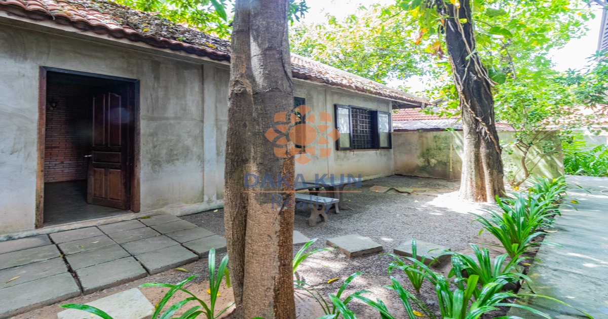 Cafe and House For Sale In Siem Reap City-Svay Dangkum