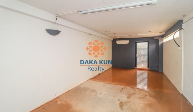 4 Bedrooms House for Rent in Siem Reap-Sala Kamreuk