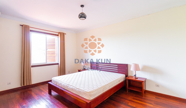 4 Bedrooms Villa for Rent in Krong Siem Reap-Svay Dangkum